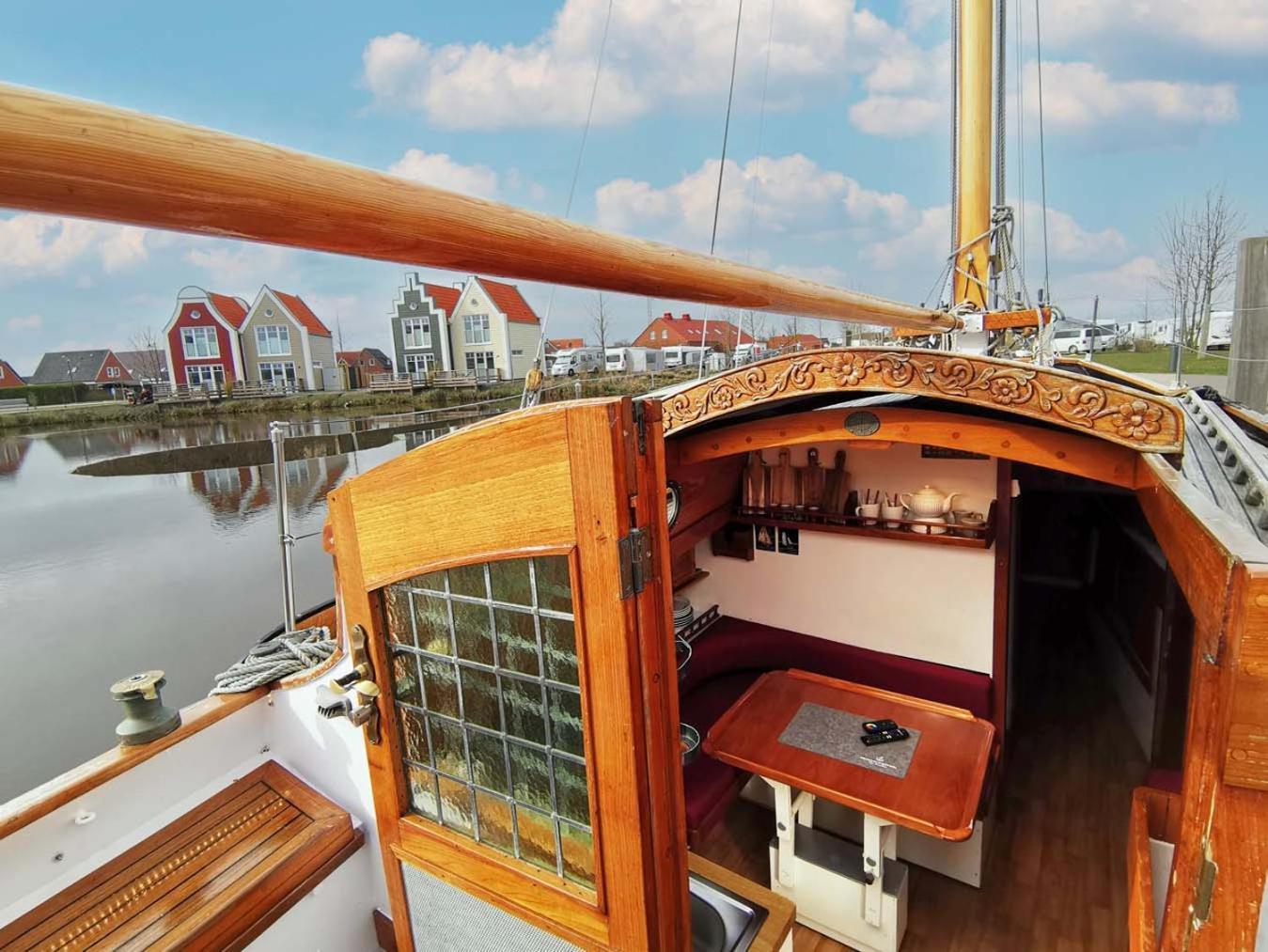 Plattbodenschiff Pandion Otel Neuharlingersiel Dış mekan fotoğraf