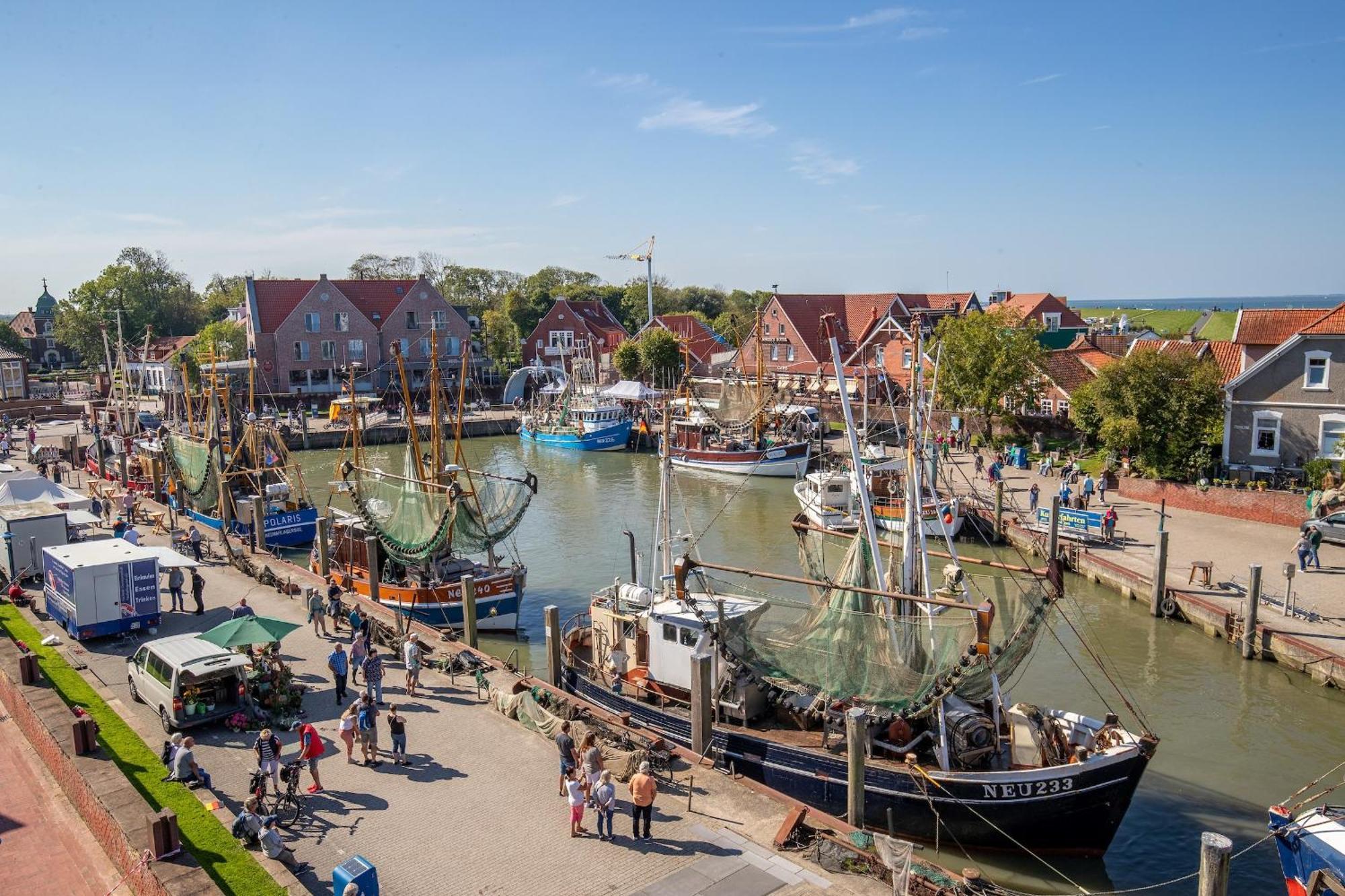 Plattbodenschiff Pandion Otel Neuharlingersiel Dış mekan fotoğraf